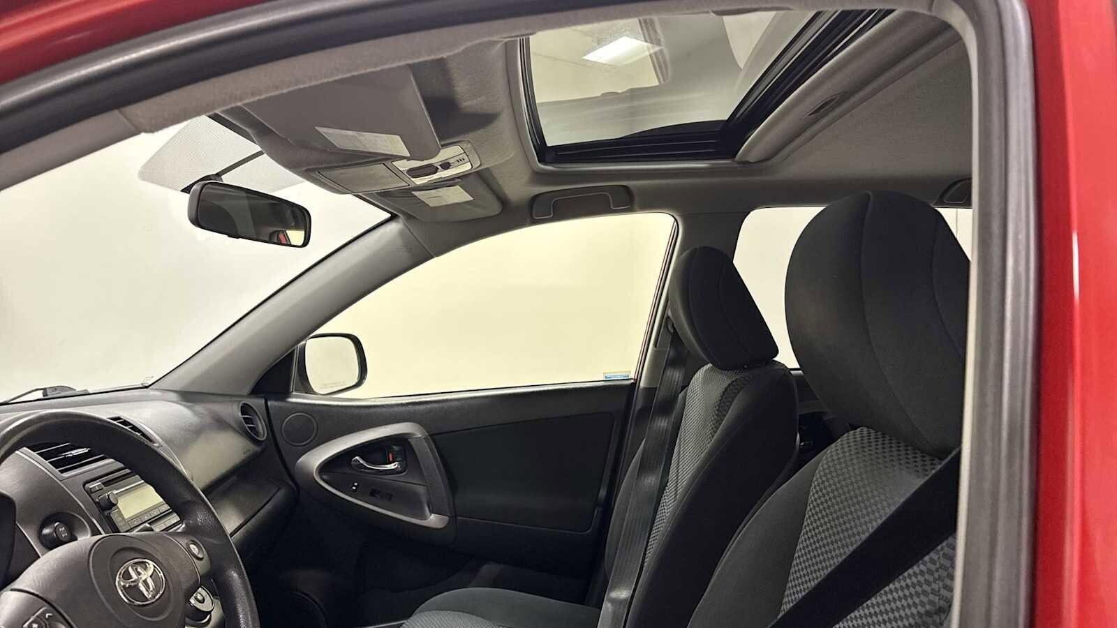 Thumbnail: 2012 Toyota RAV4 - 22