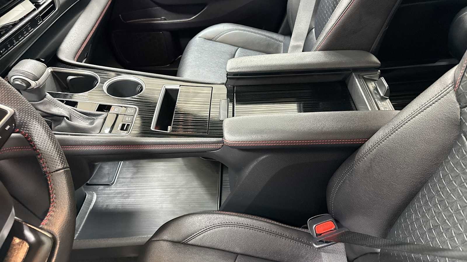 Thumbnail: 2025 Toyota Sienna - 23