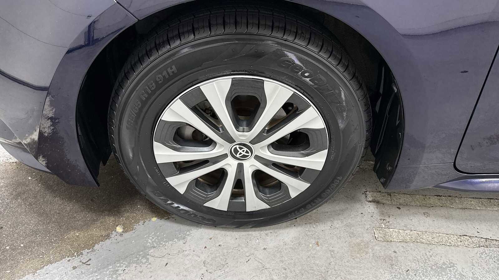 Thumbnail: 2021 Toyota Corolla - 10