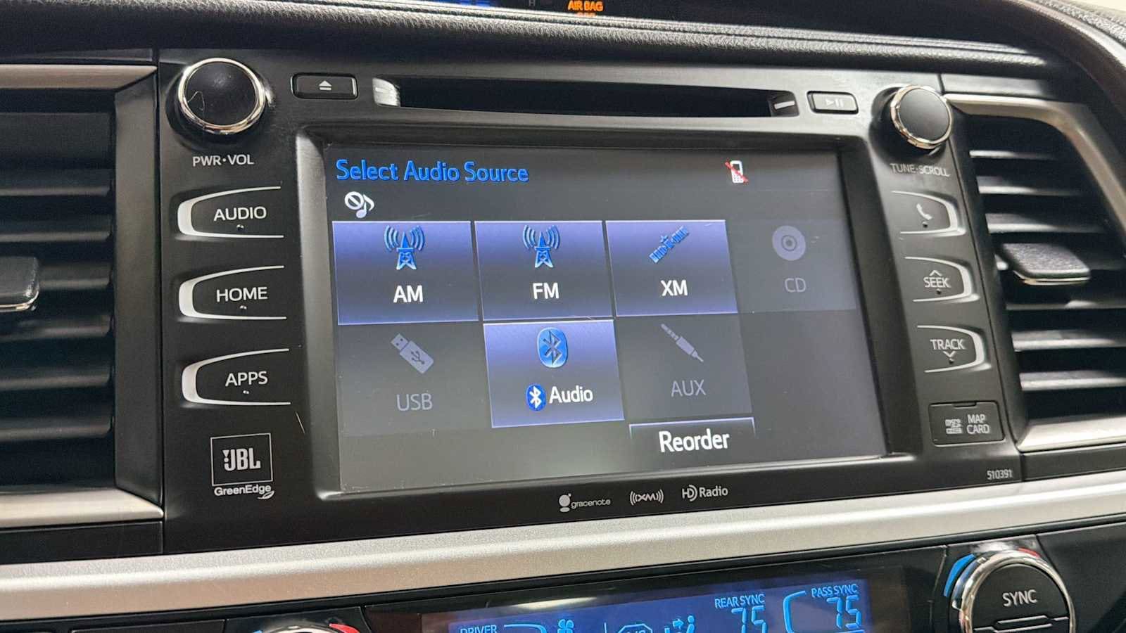 Thumbnail: 2019 Toyota Highlander - 18