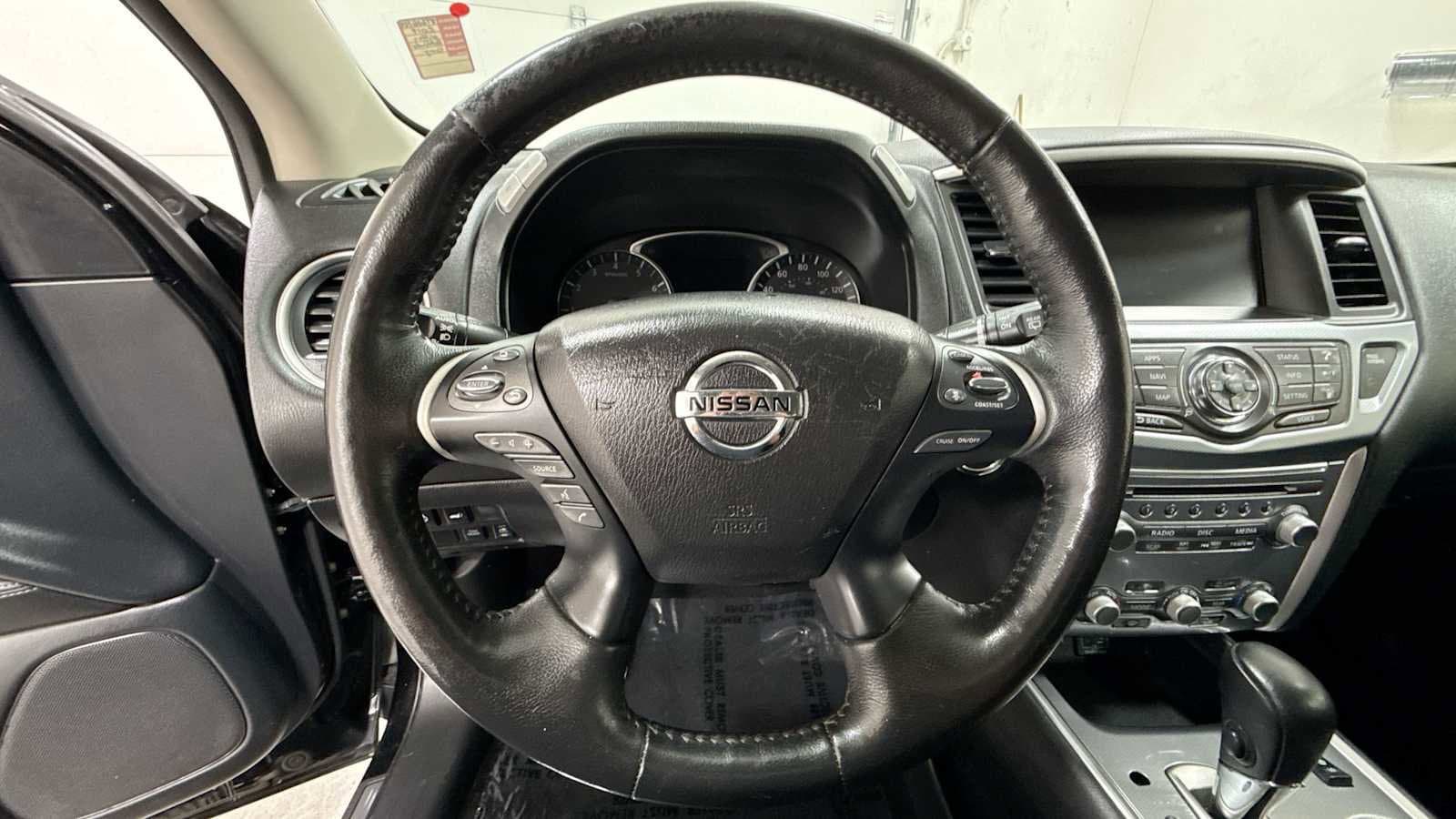 Thumbnail: 2019 Nissan Pathfinder - 16