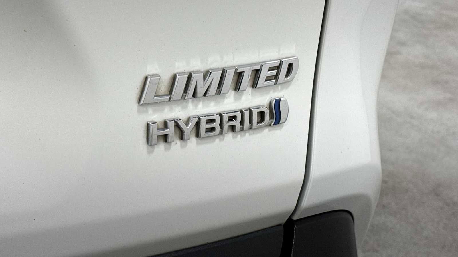 Thumbnail: 2020 Toyota RAV4 - 28