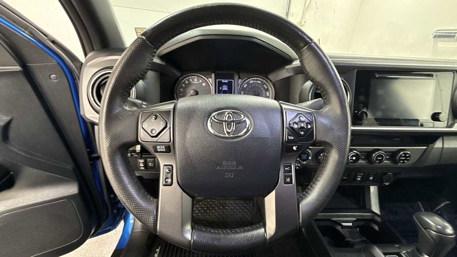 Thumbnail: 2018 Toyota Tacoma - 16