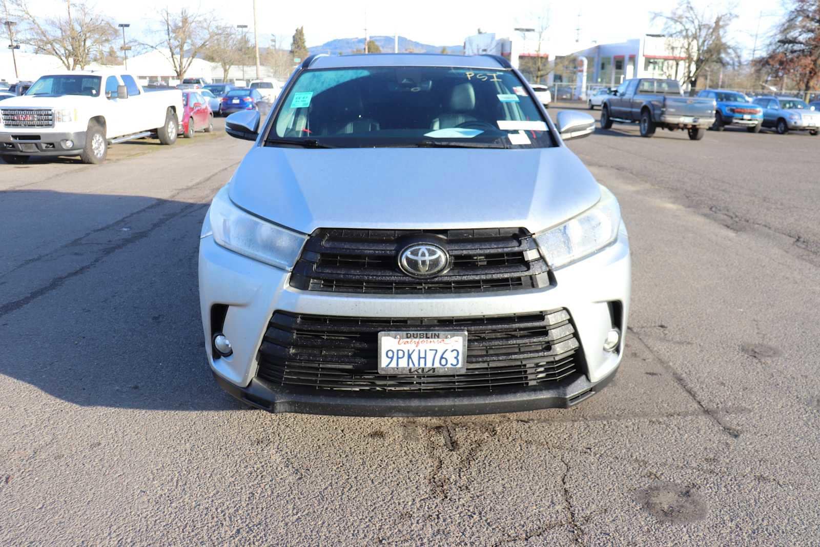 Thumbnail: 2018 Toyota Highlander - 2