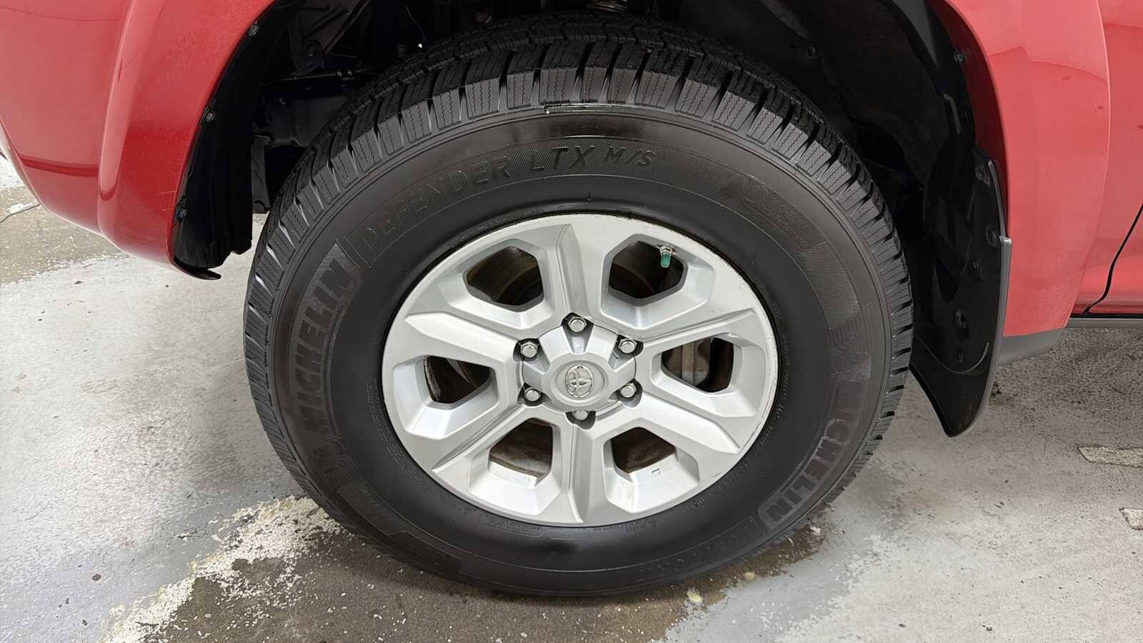 Thumbnail: 2019 Toyota 4Runner - 10