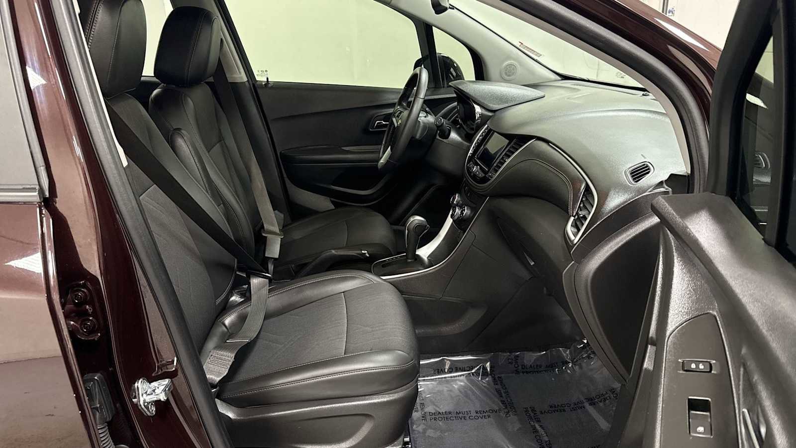 Thumbnail: 2022 Chevrolet Trax - 29