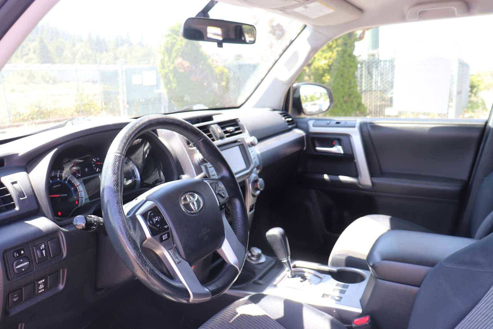 Thumbnail: 2014 Toyota 4Runner - 10