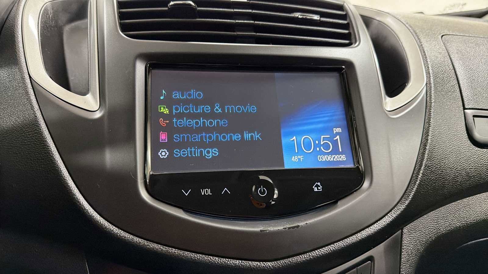 Thumbnail: 2016 Chevrolet Trax - 18