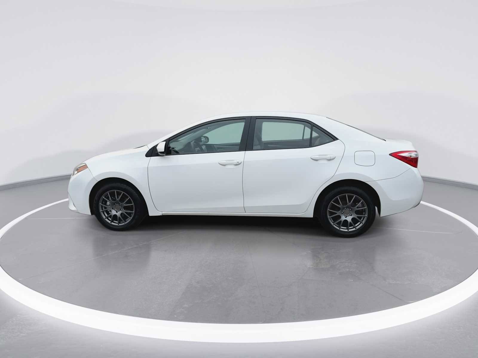 Thumbnail: 2015 Toyota Corolla - 5