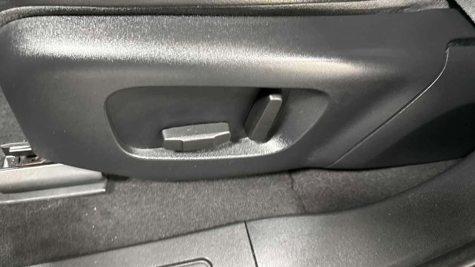 Thumbnail: 2020 Land Rover Range Rover Evoque - 14