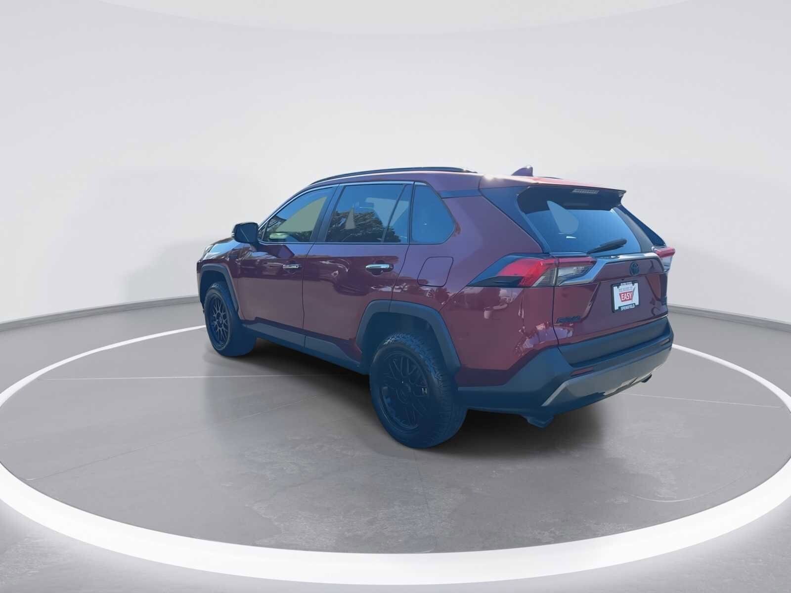 Thumbnail: 2021 Toyota RAV4 - 6