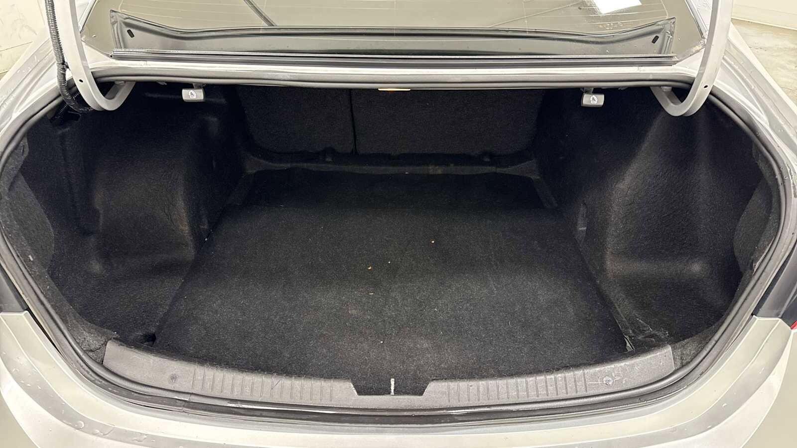 Thumbnail: 2018 Chevrolet Malibu - 26