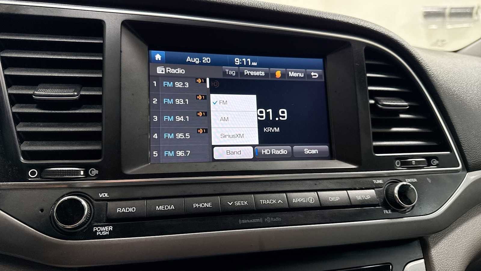 Thumbnail: 2017 Hyundai Elantra - 18