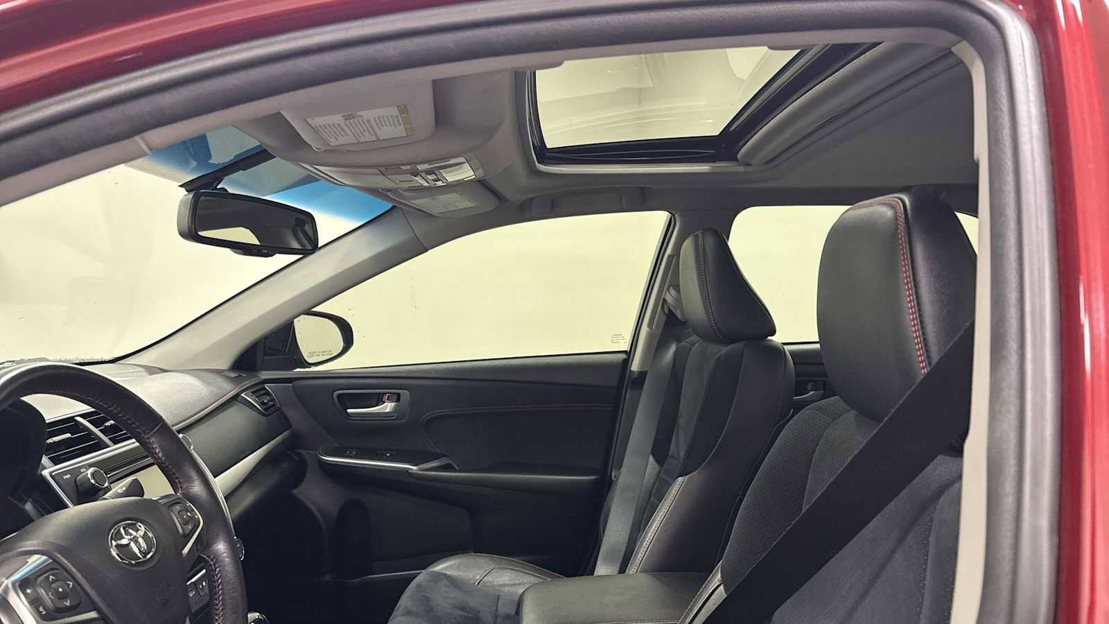 Thumbnail: 2017 Toyota Camry - 23