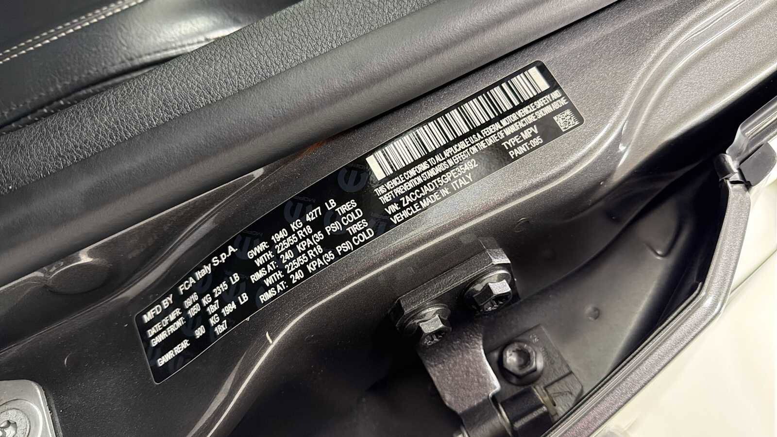 Thumbnail: 2016 Jeep Renegade - 11