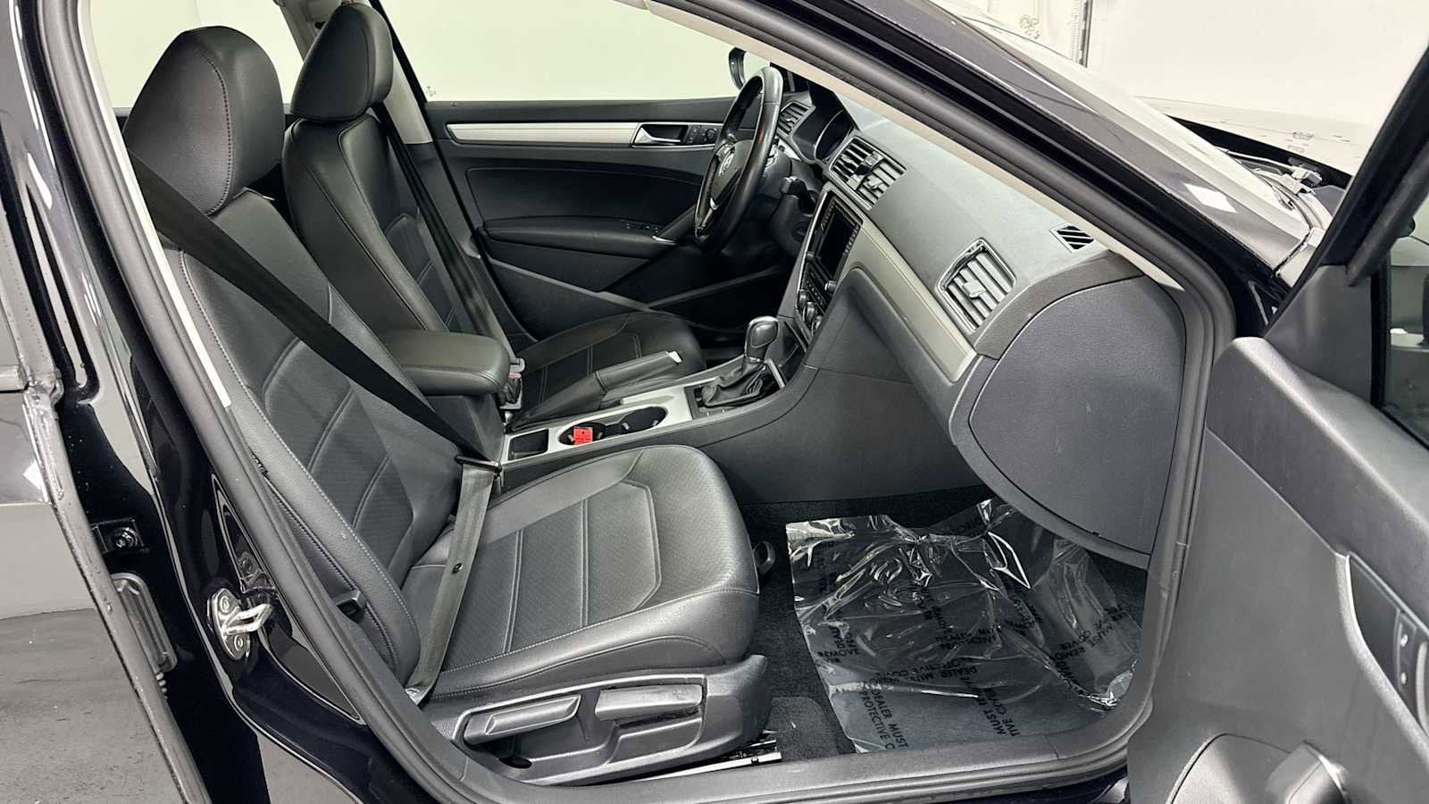 Thumbnail: 2019 Volkswagen Passat - 29