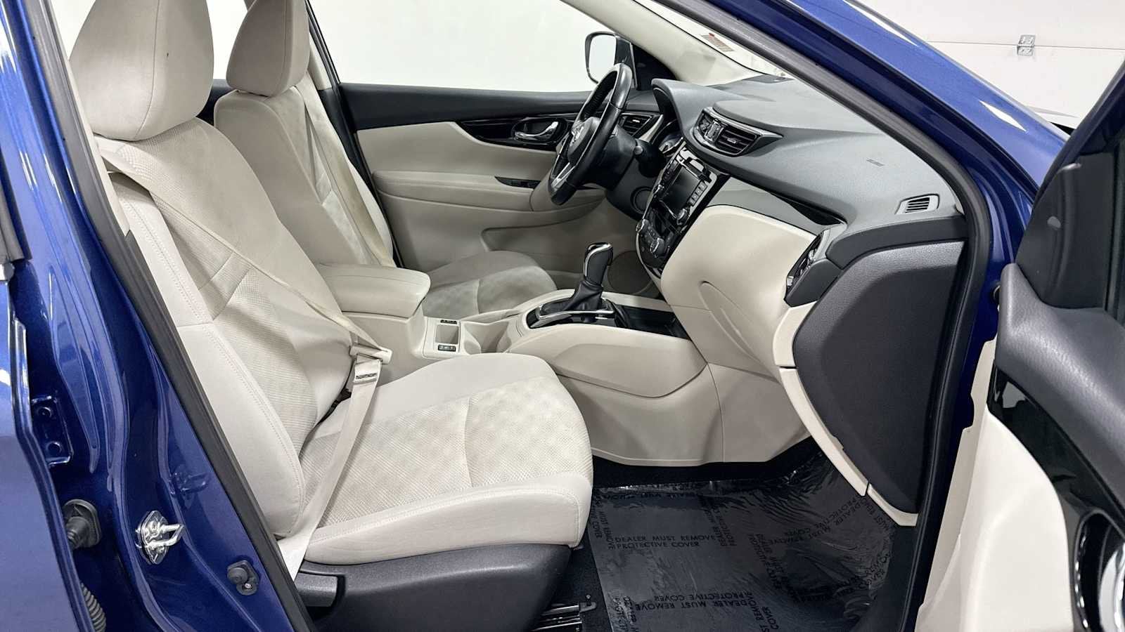 Thumbnail: 2022 Nissan Rogue Sport - 28