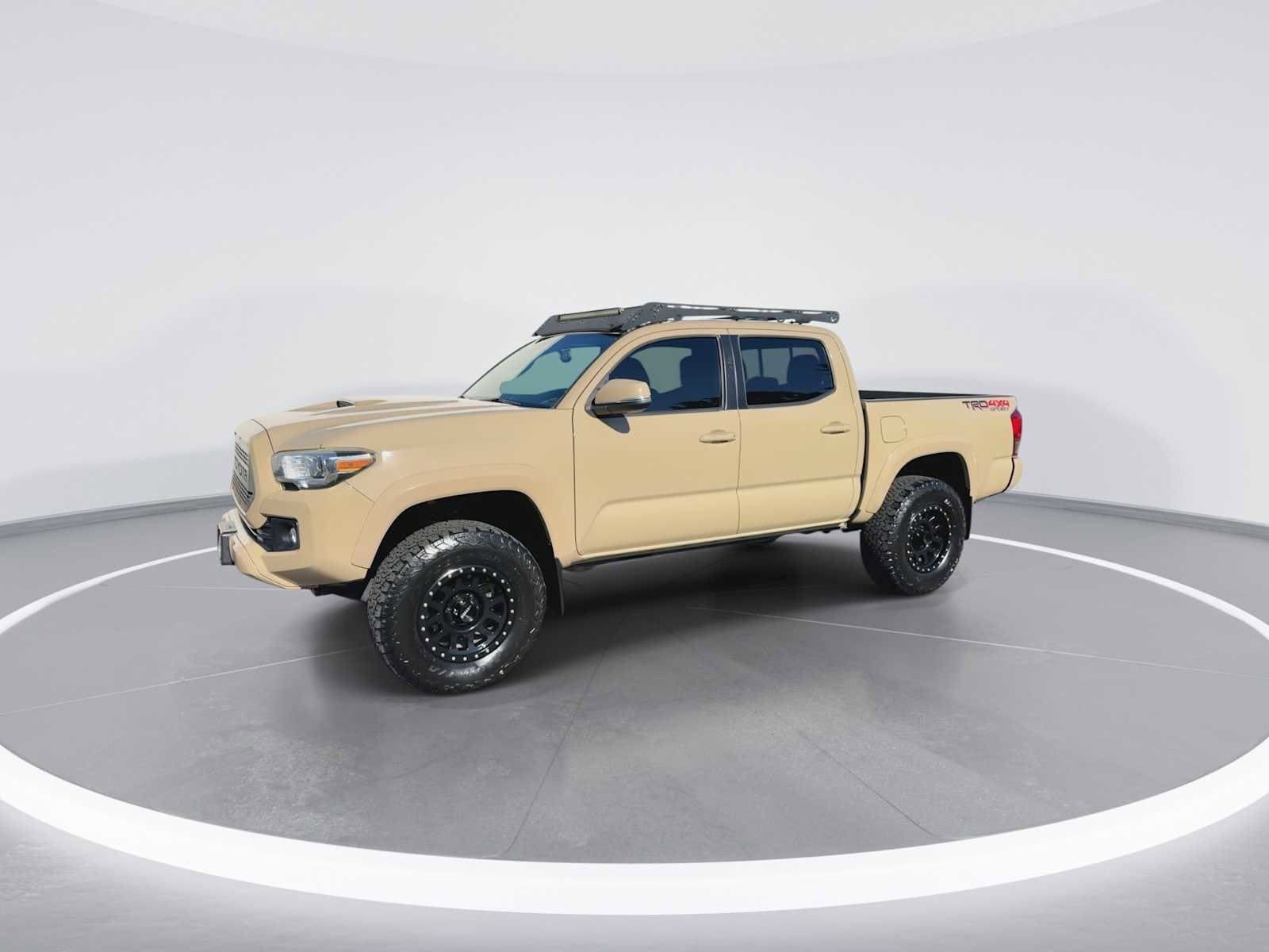 Thumbnail: 2017 Toyota Tacoma - 4
