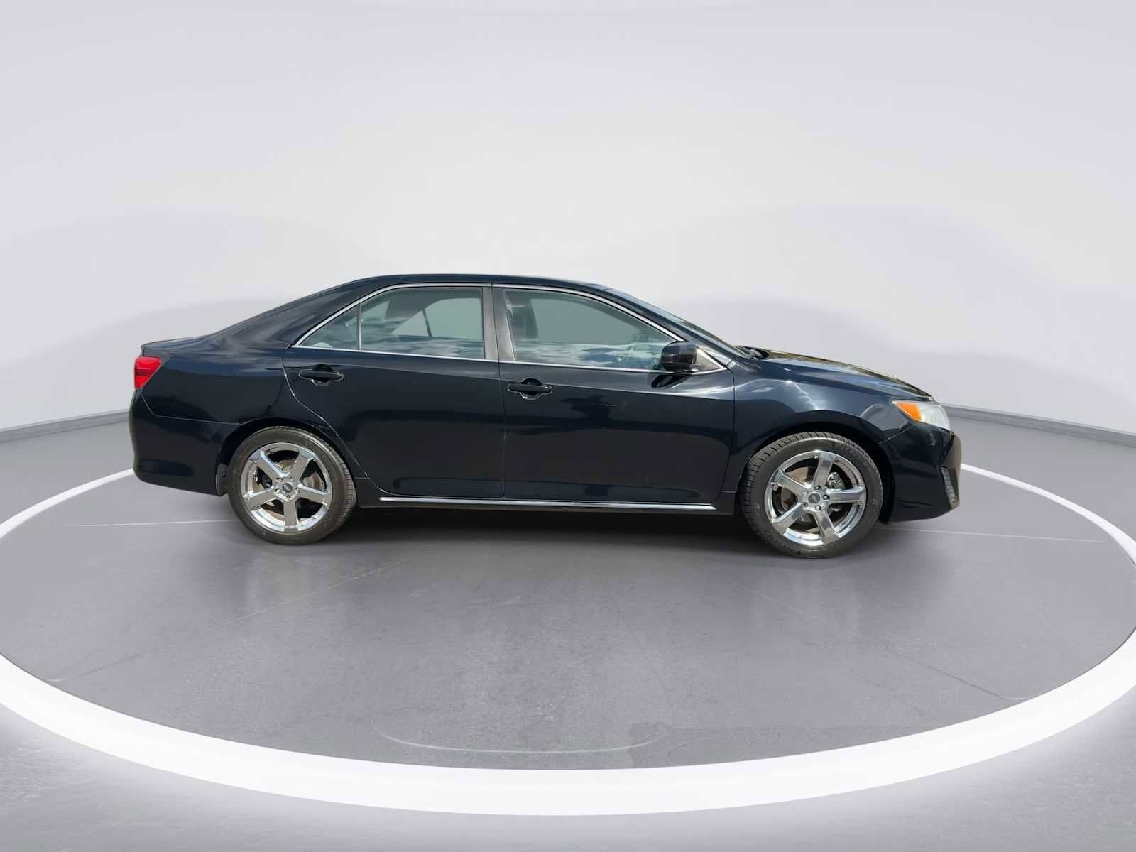 2014 Toyota Camry LE 9