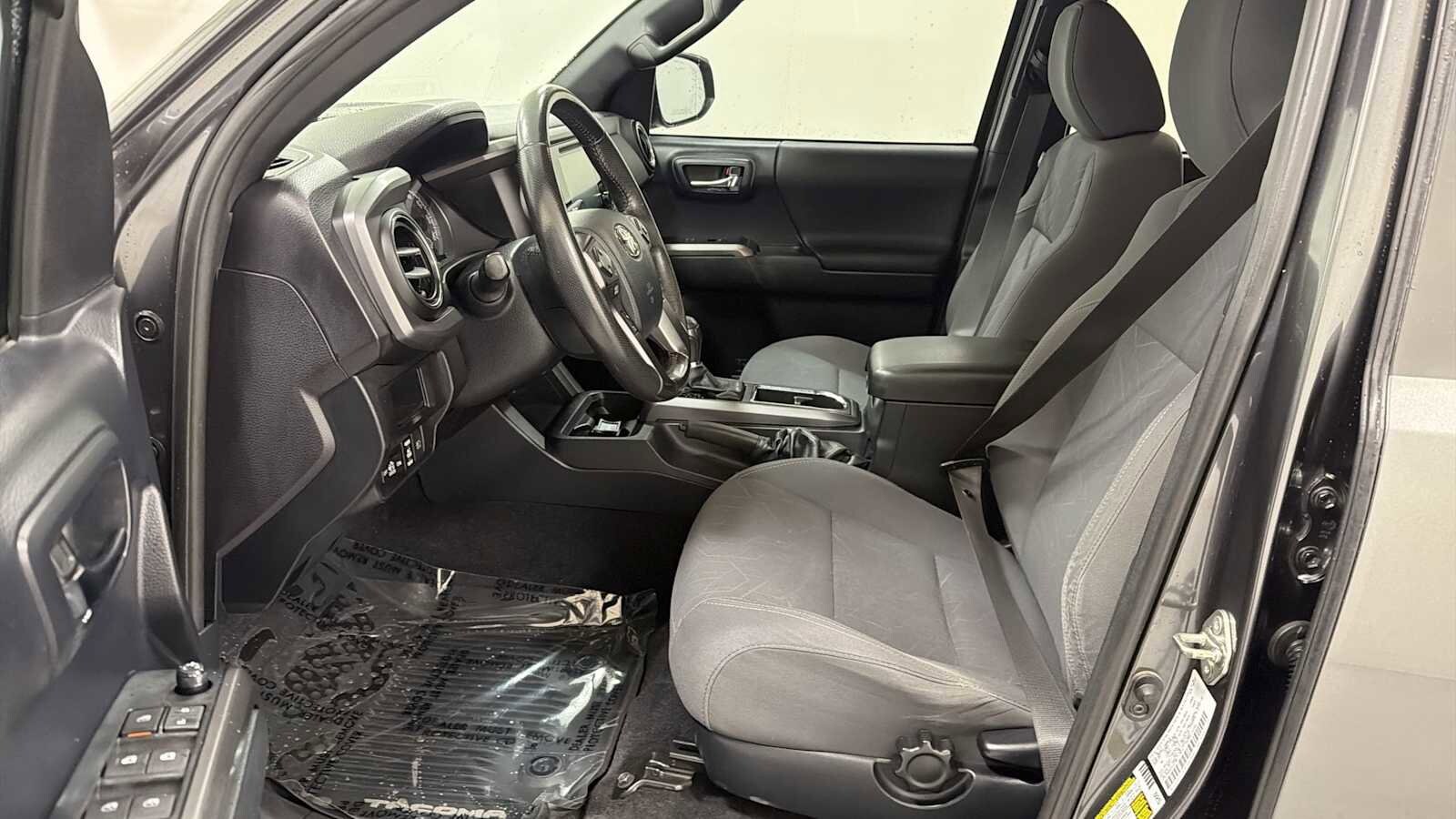 Thumbnail: 2019 Toyota Tacoma - 13