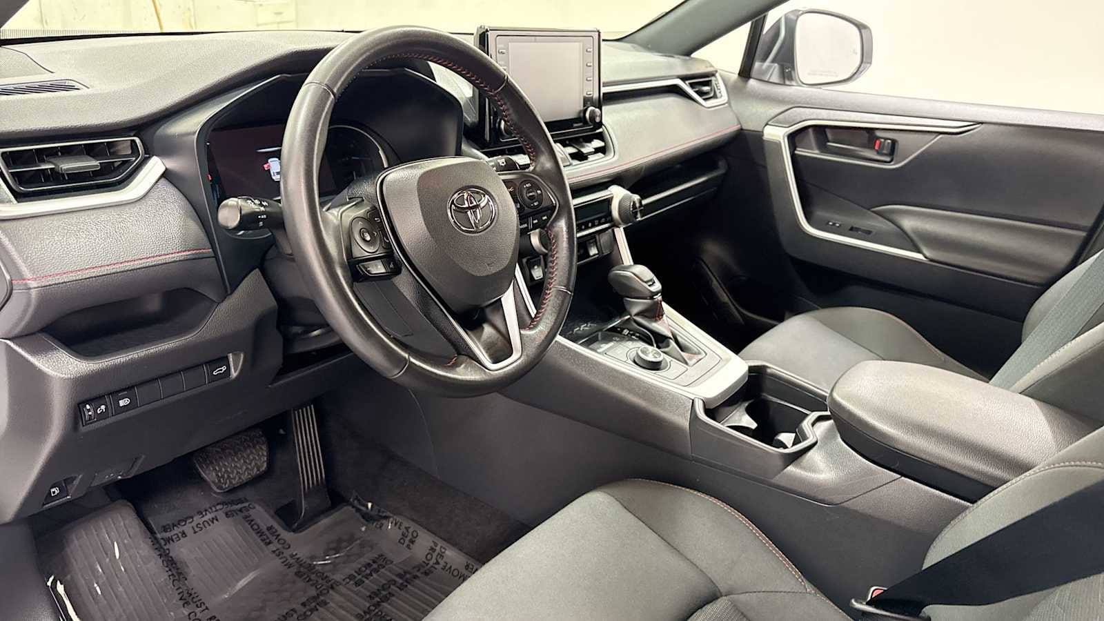 Thumbnail: 2021 Toyota RAV4 - 12