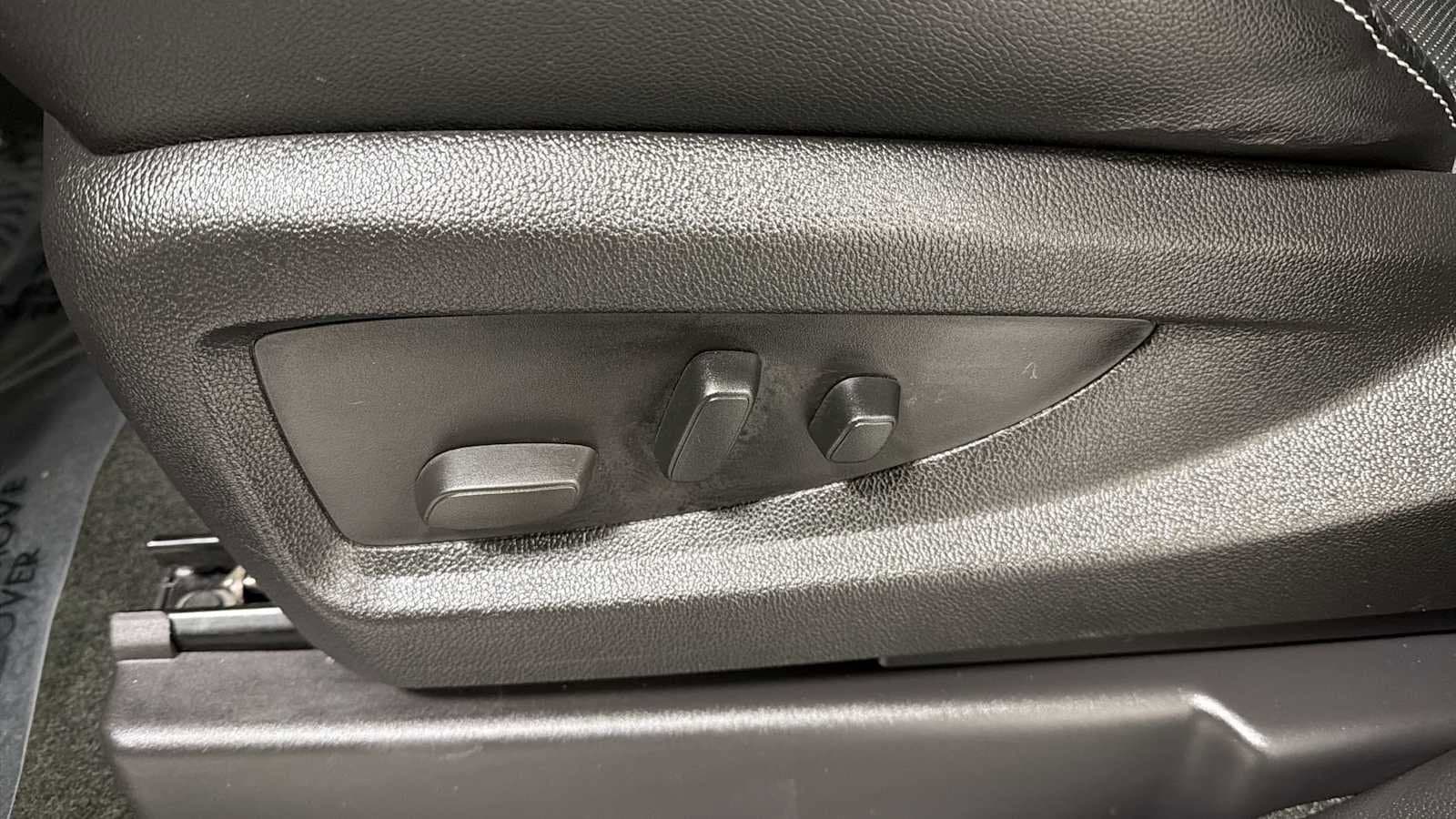 Thumbnail: 2016 Chevrolet Silverado 1500 - 14