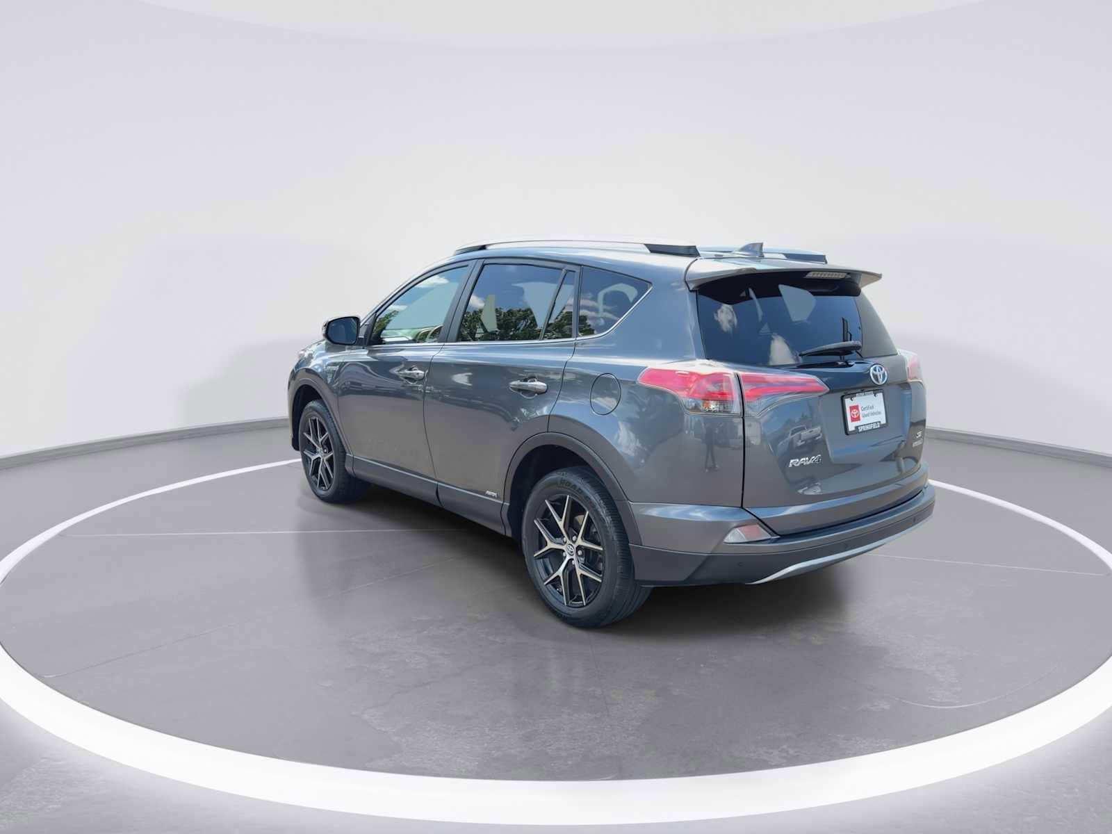 Thumbnail: 2017 Toyota RAV4 - 5