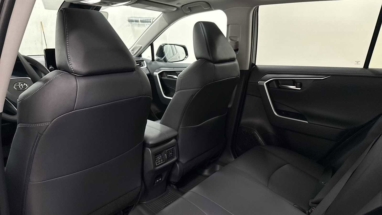 Thumbnail: 2025 Toyota RAV4 - 26