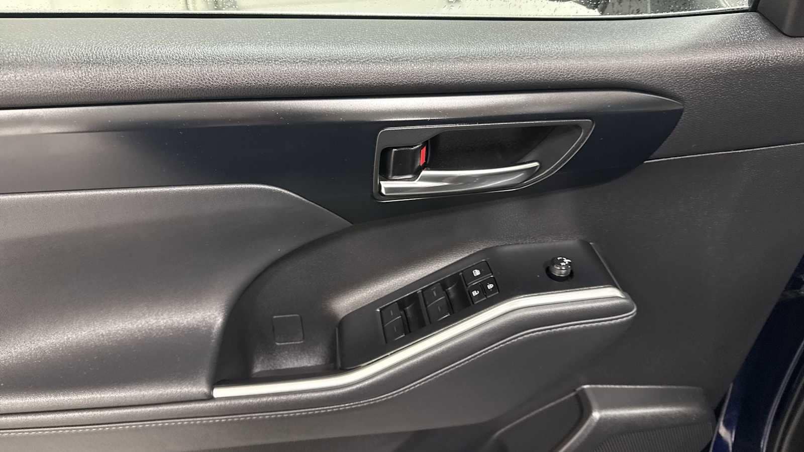 Thumbnail: 2022 Toyota Highlander - 15