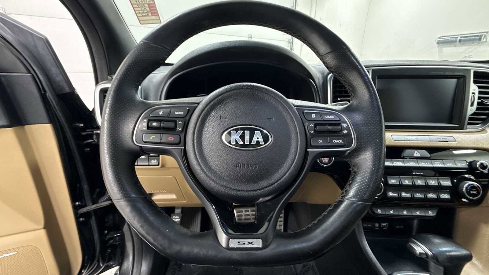 Thumbnail: 2017 Kia Sportage - 16