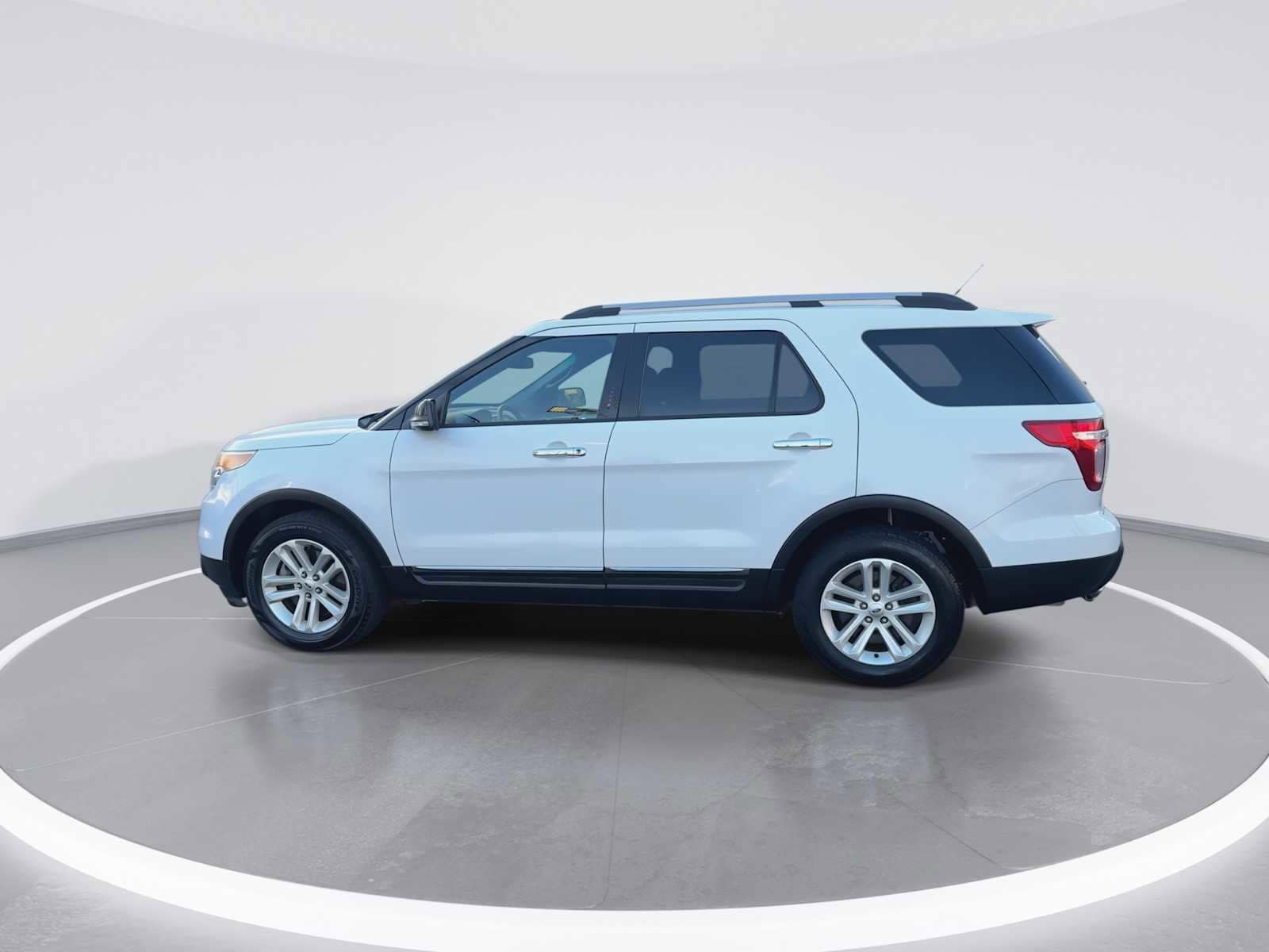 Thumbnail: 2013 Ford Explorer - 5