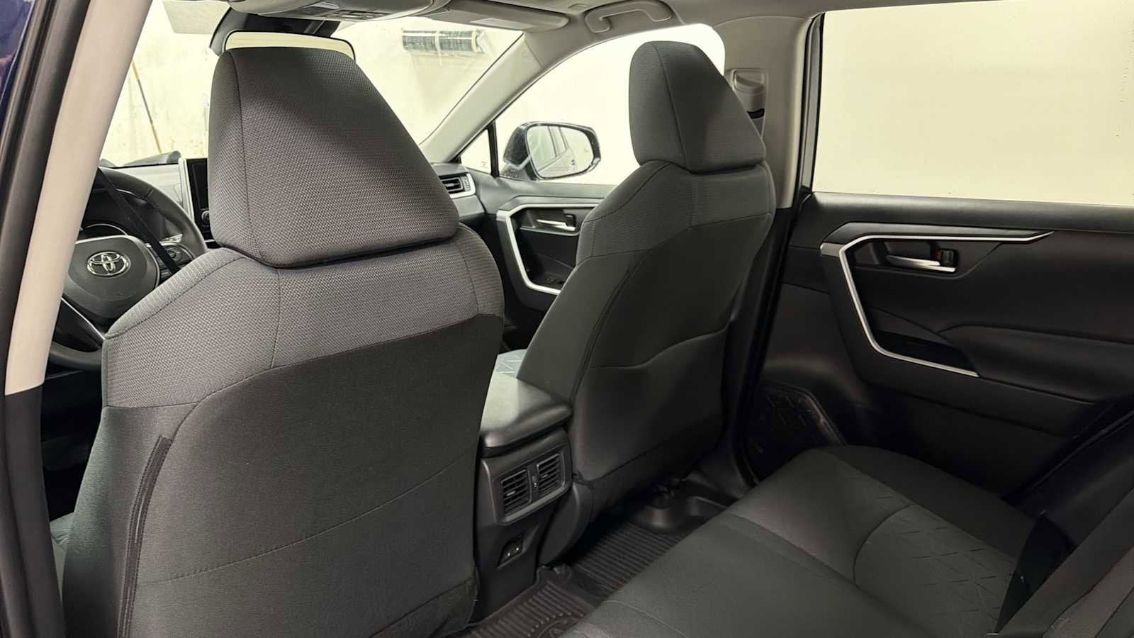 Thumbnail: 2025 Toyota RAV4 - 26