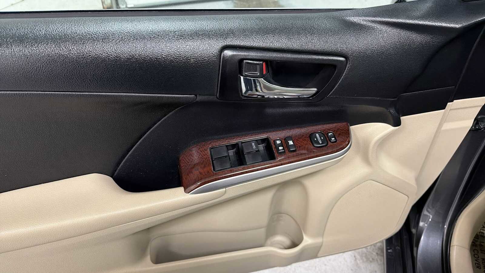 Thumbnail: 2013 Toyota Camry - 15