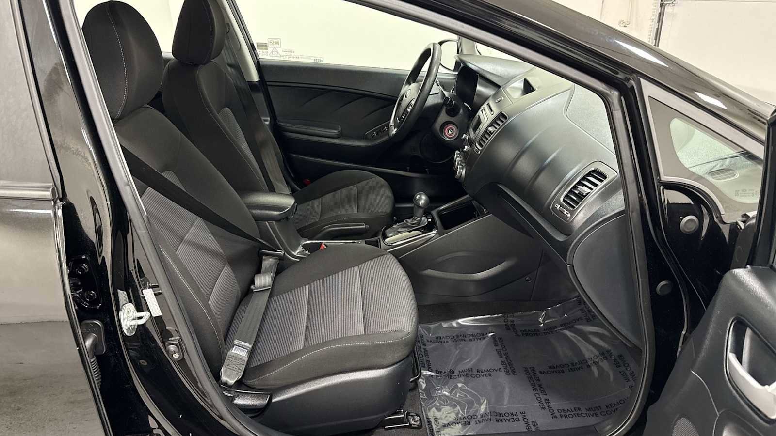 Thumbnail: 2017 Kia Forte - 29