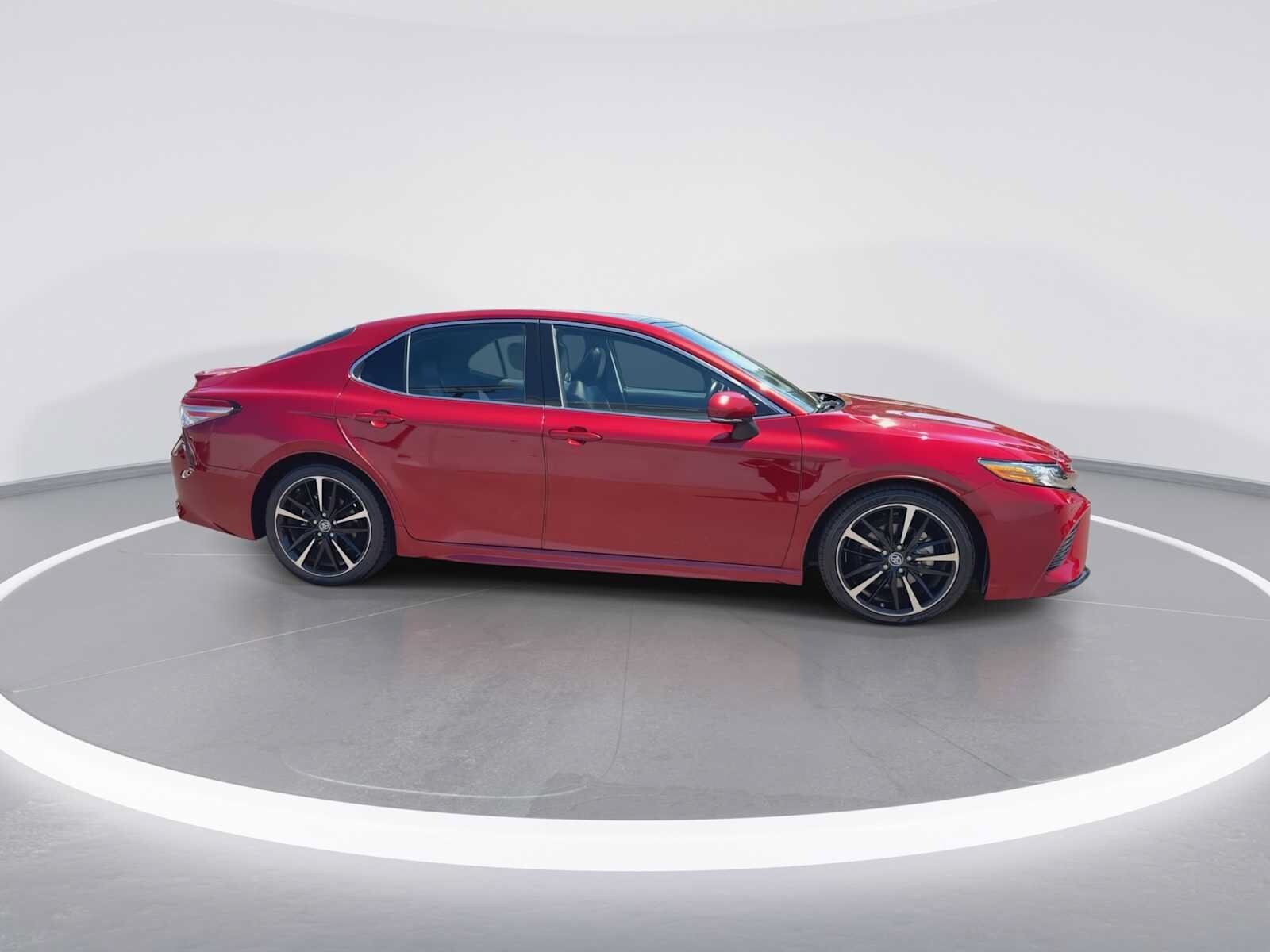 Thumbnail: 2018 Toyota Camry - 9
