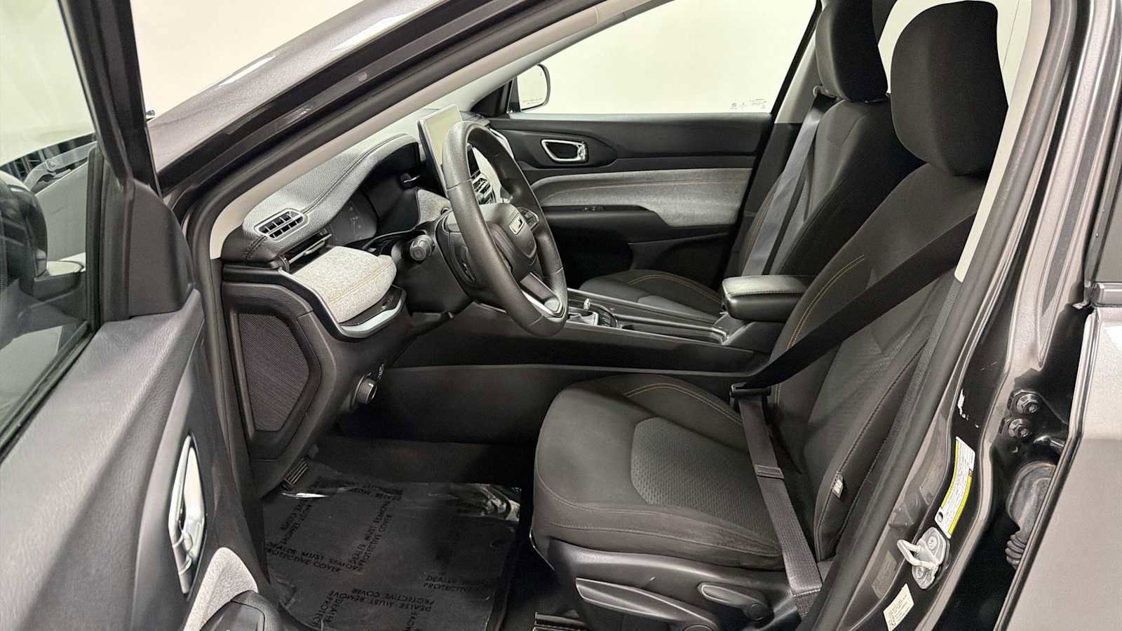 Thumbnail: 2022 Jeep Compass - 13