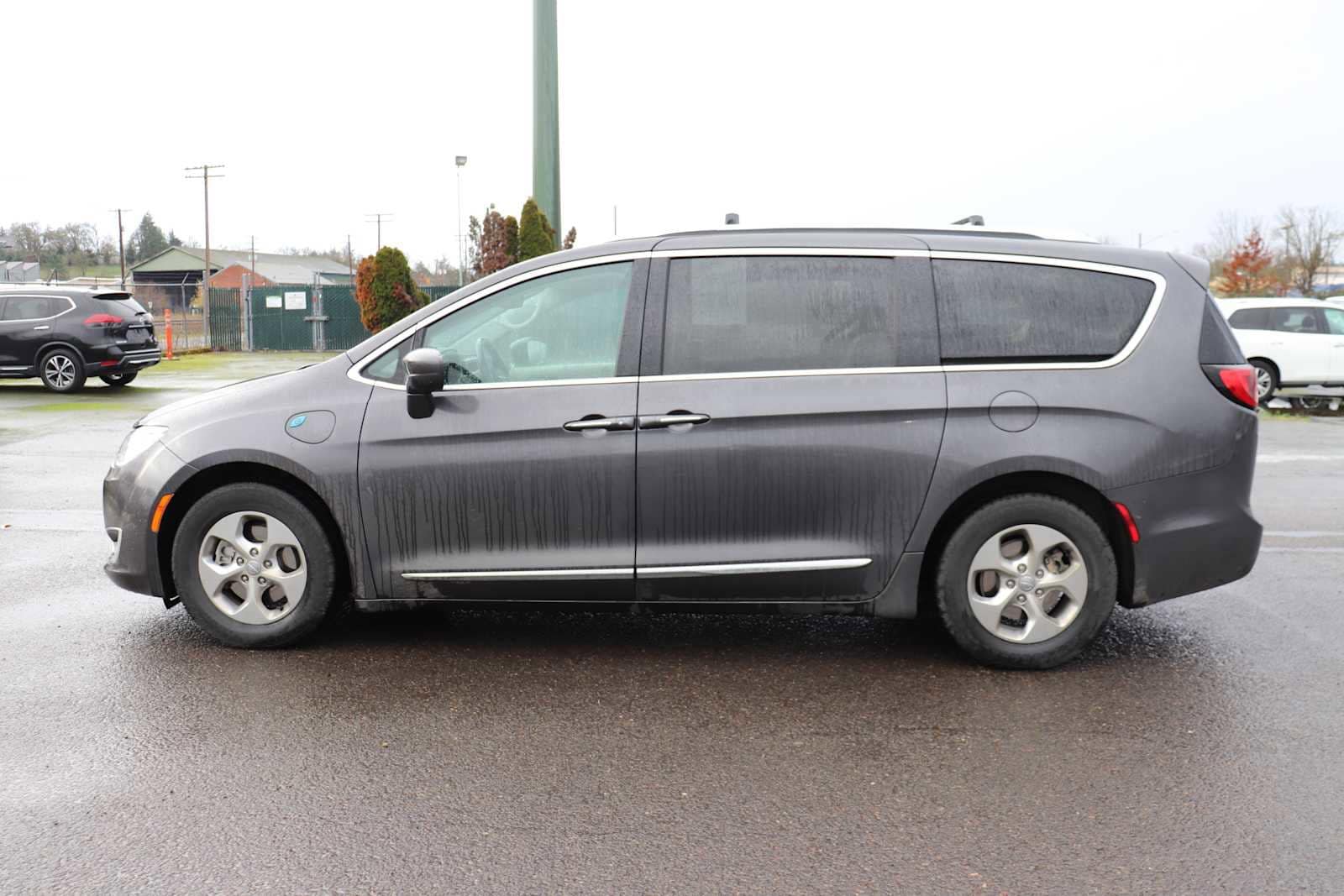 Thumbnail: 2018 Chrysler Pacifica - 8