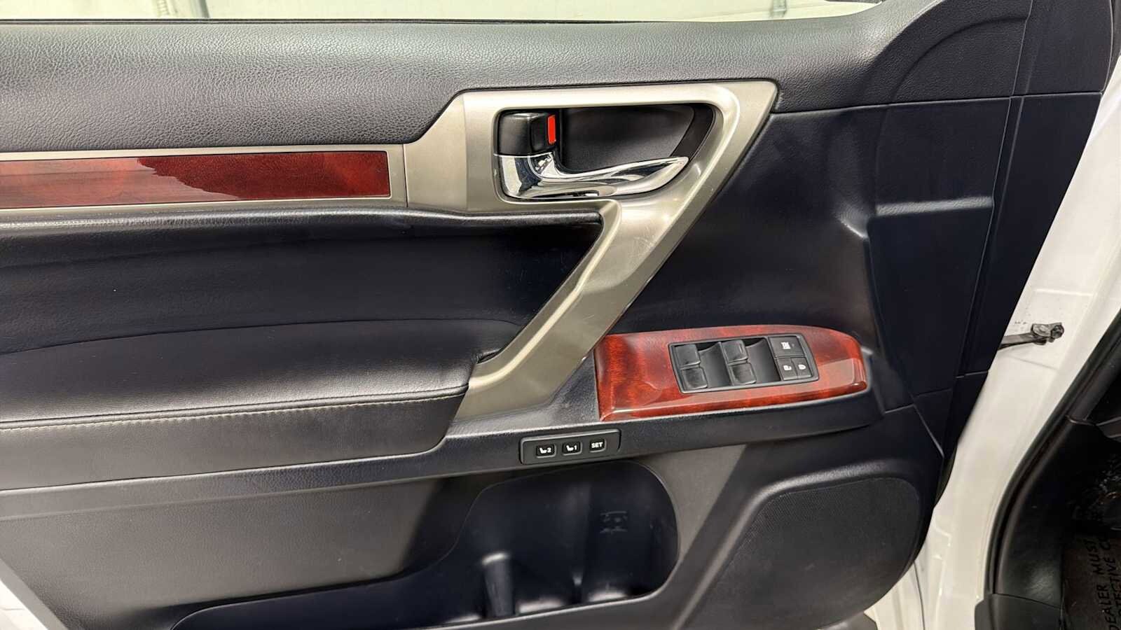 Thumbnail: 2013 Lexus GX - 15