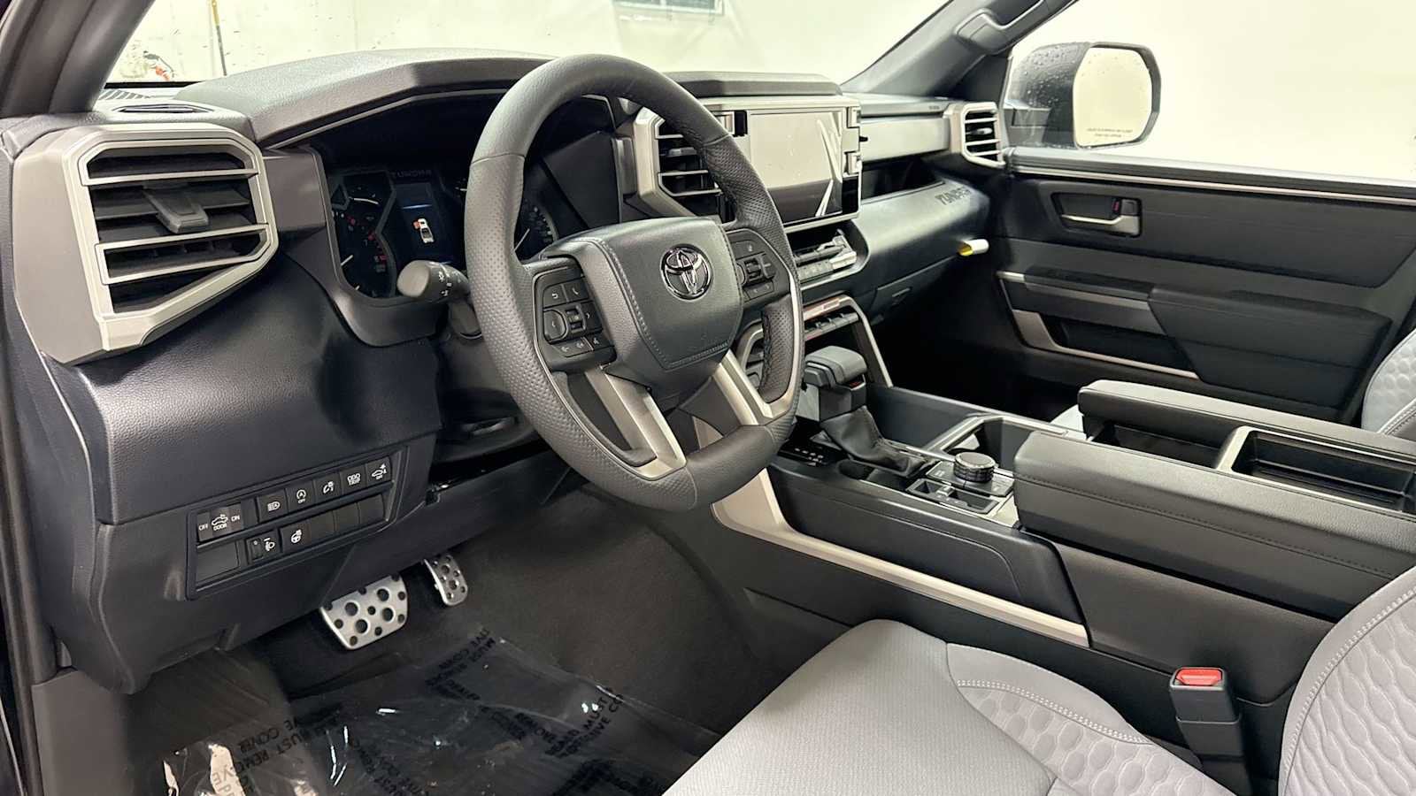 Thumbnail: 2025 Toyota Tundra - 12