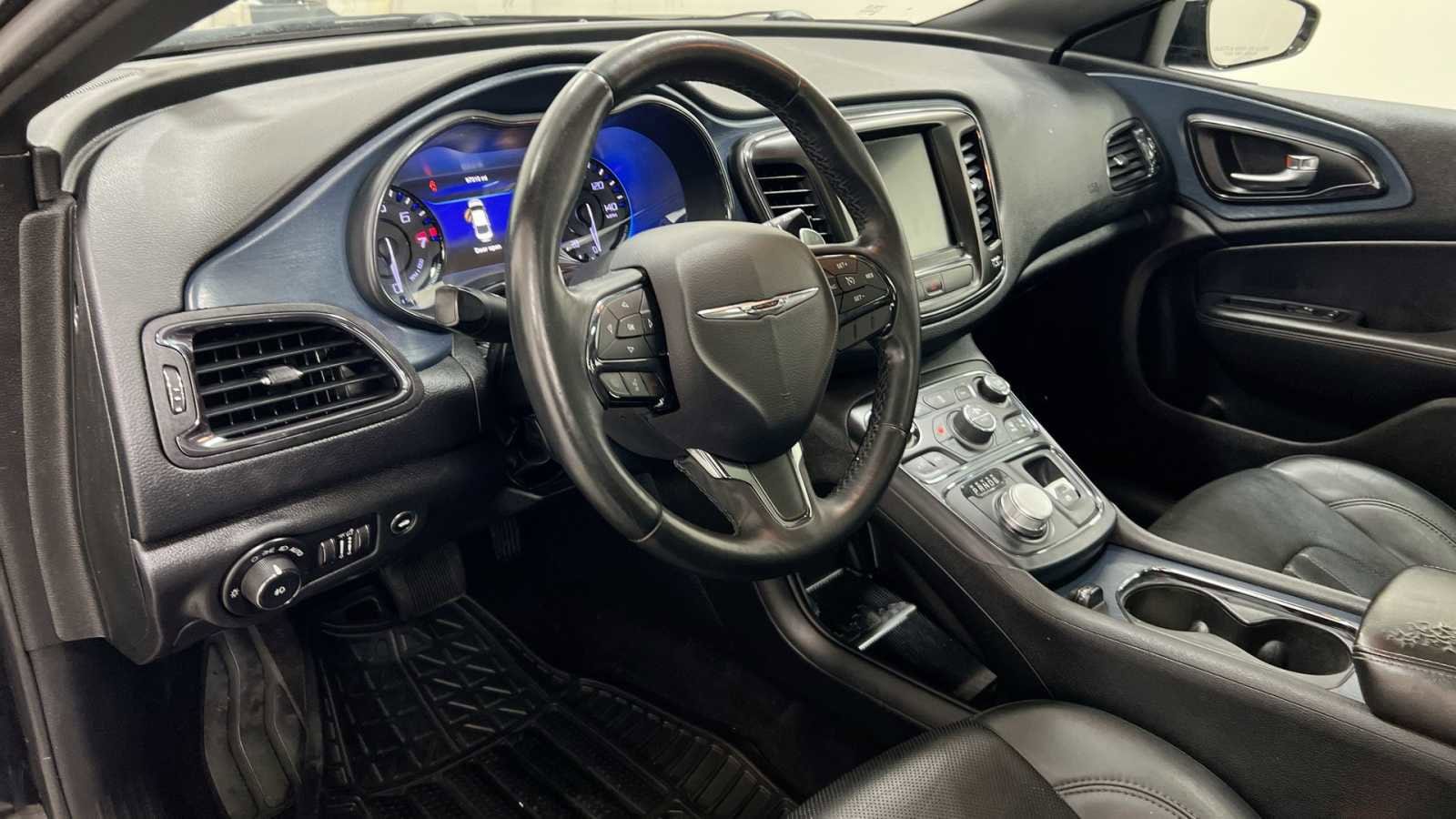 2016 Chrysler 200 S 12