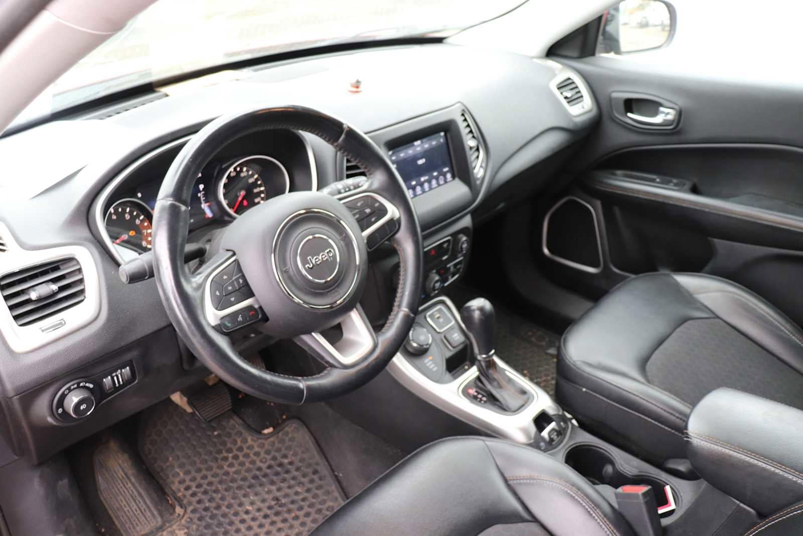 Thumbnail: 2018 Jeep Compass - 10