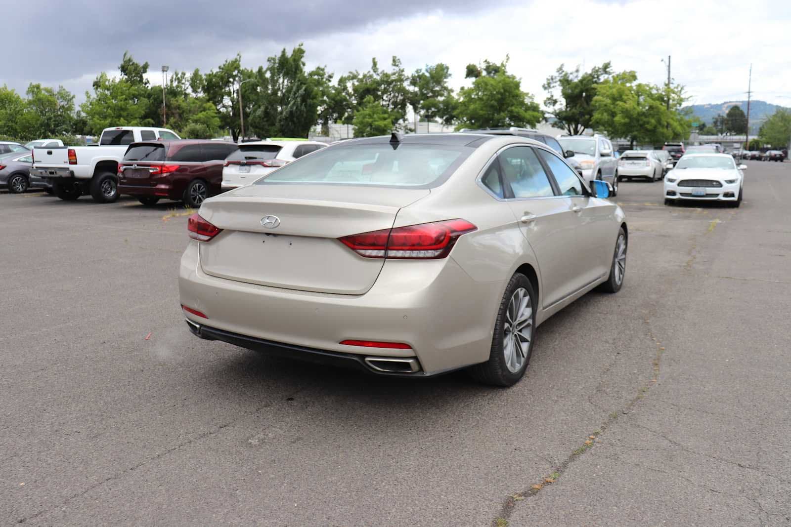 Thumbnail: 2015 Hyundai Genesis - 5