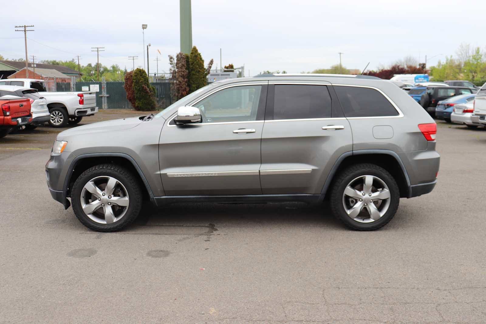 Thumbnail: 2013 Jeep Grand Cherokee - 8