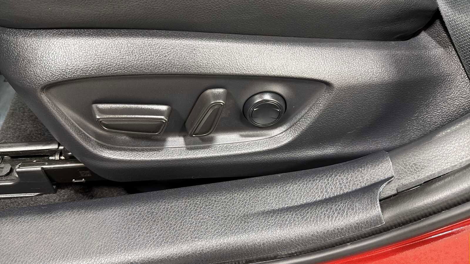 Thumbnail: 2019 Toyota Camry - 14