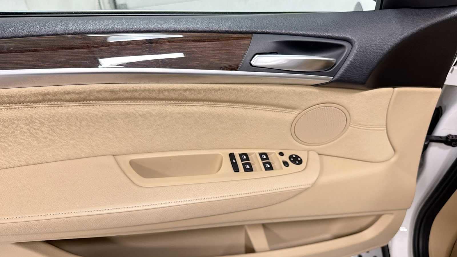 Thumbnail: 2013 BMW X5 - 16