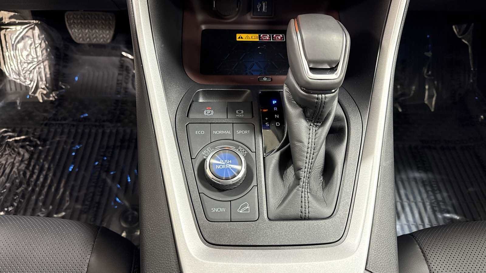 Thumbnail: 2025 Toyota RAV4 - 22