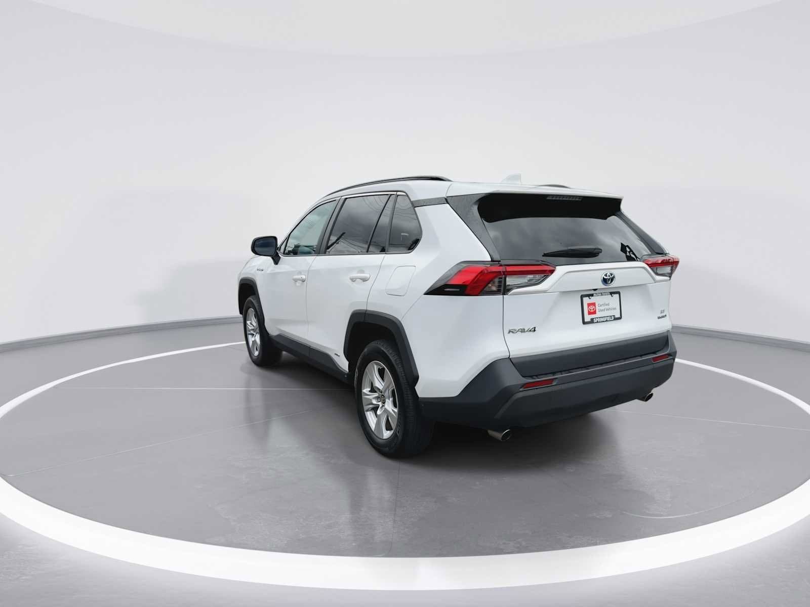 Thumbnail: 2021 Toyota RAV4 - 6
