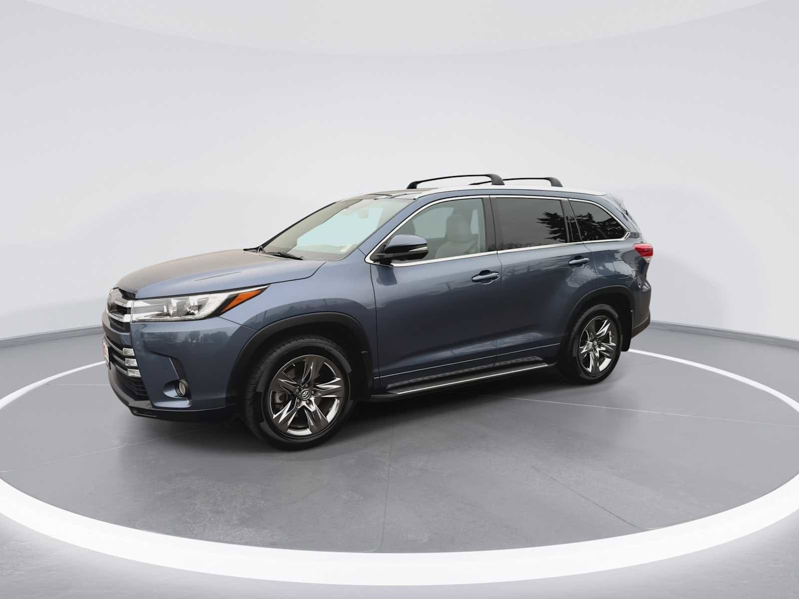 Thumbnail: 2017 Toyota Highlander - 4