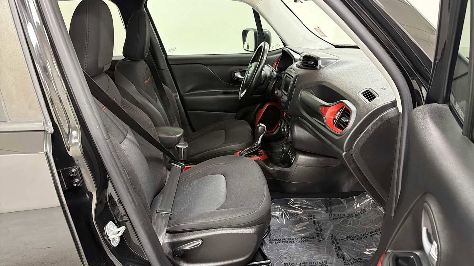 Thumbnail: 2015 Jeep Renegade - 28