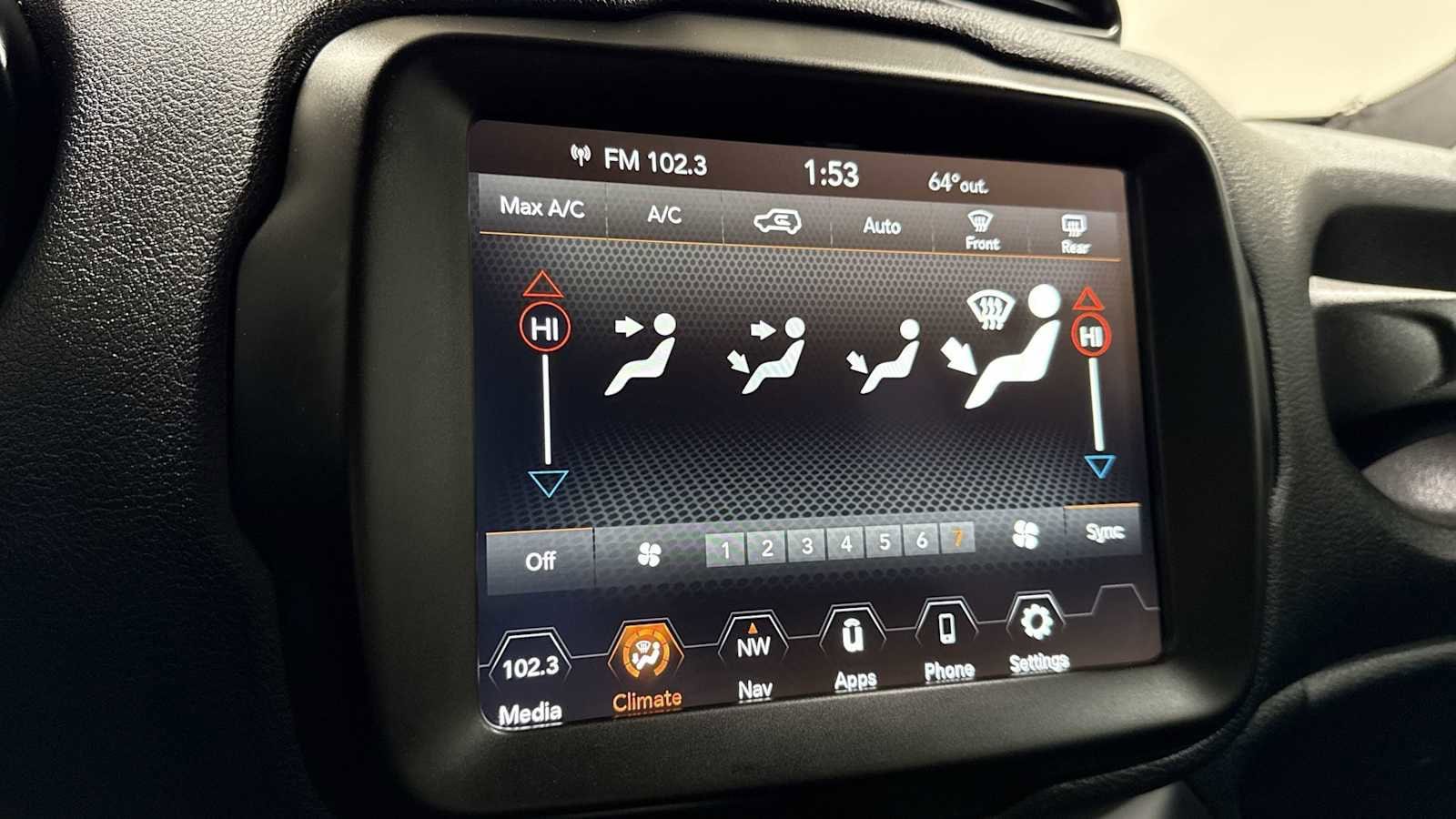 Thumbnail: 2022 Jeep Renegade - 21